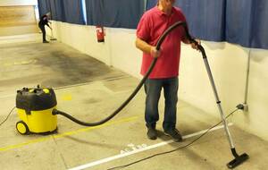 François à l'aspirateur