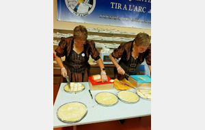 Elles ont tranché 199 pavés de 750 g de Maroilles en deux jours.