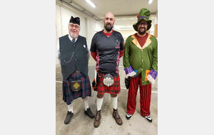 des kilts et un Leprechauns. Vive les celtes.