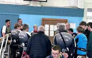 Le coach réuni ses troupes pour lister les équipes engagées